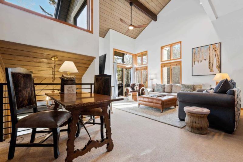 Ridgepoint Townhome 198 By East West Hospitality Beaver Creek Esterno foto