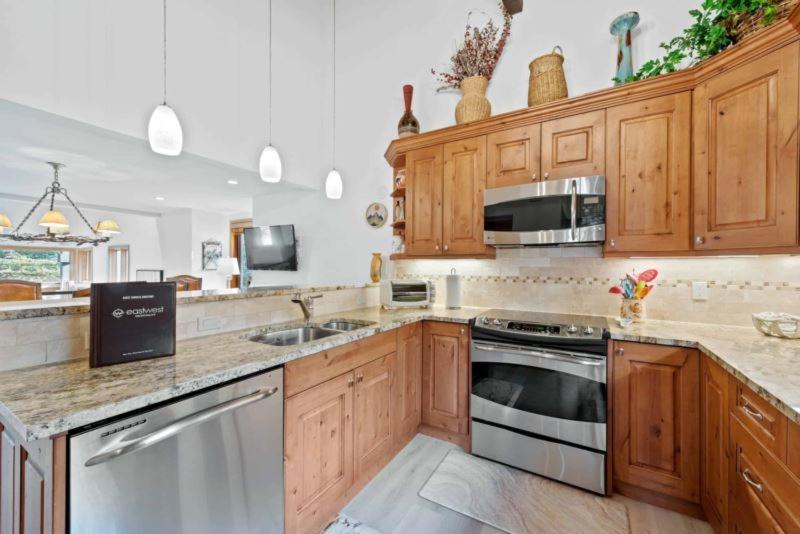 Ridgepoint Townhome 198 By East West Hospitality Beaver Creek Esterno foto